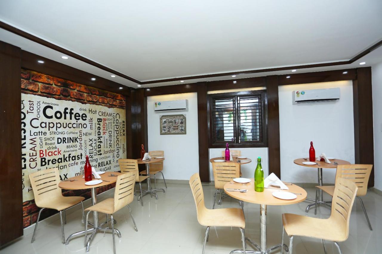 Oyo 16544 Bella Vista By Jordan Hotel อัครา ภายนอก รูปภาพ